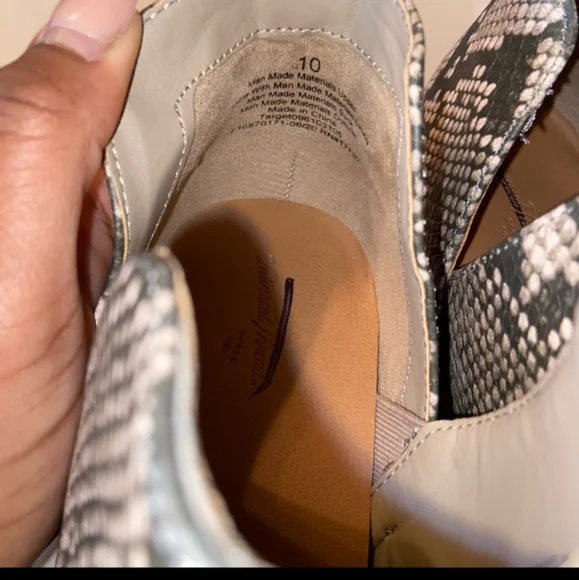 Universal Thread snake print Cari Cut Out Ankle Bootie sz 10 black tan - Picture 5 of 9